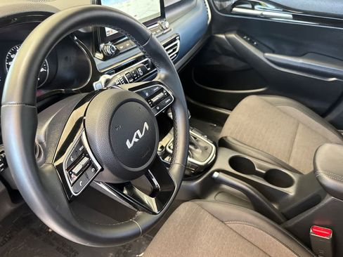 Used 2022 Kia Seltos S FWD image 11