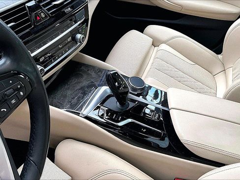 Used 2023 BMW 530i RWD image 12