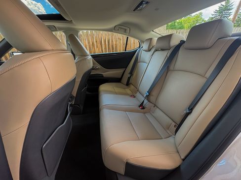 Used 2021 Lexus ES 350 w/ Premium Package FWD image 25