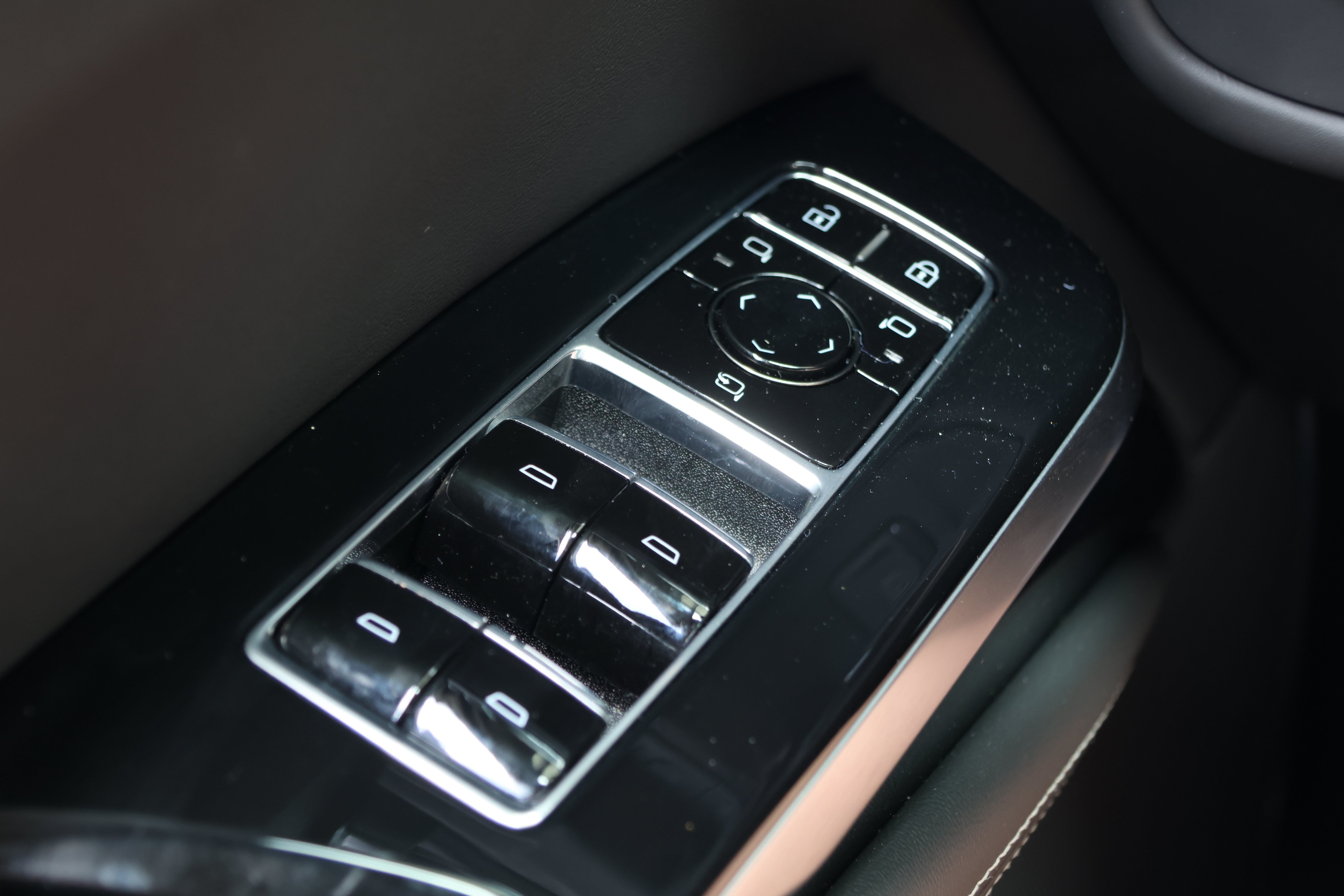 Used 2026 Cadillac Escalade ESV V AWD/4WD image 14