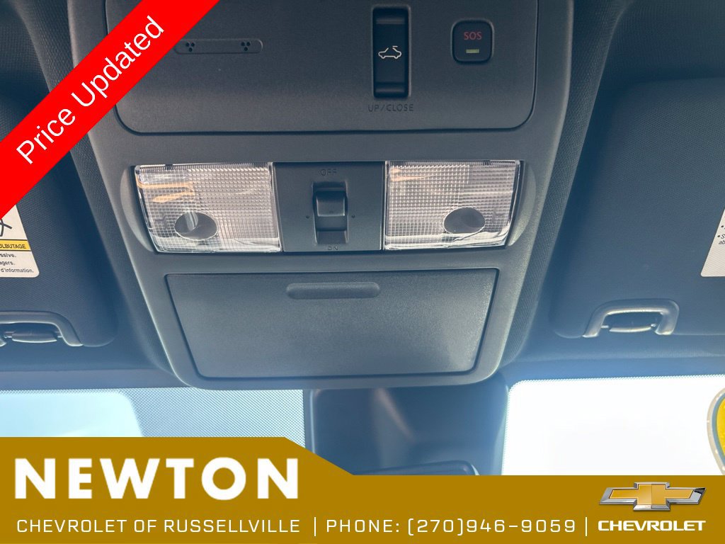Used 2025 Nissan Frontier 2WD Crew Cab image 19