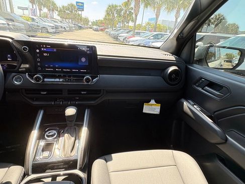 New 2026 Chevrolet Colorado W/T AWD/4WD image 17
