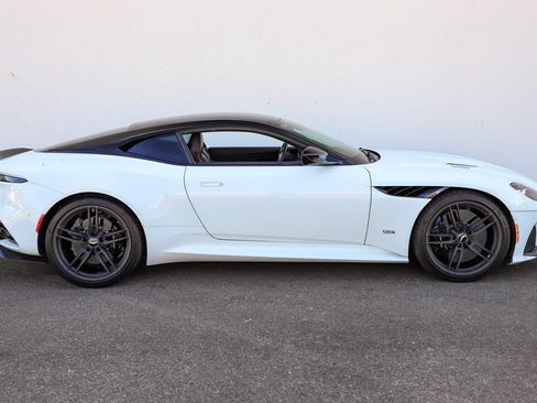 Used 2019 Aston Martin DBS Superleggera RWD image 3
