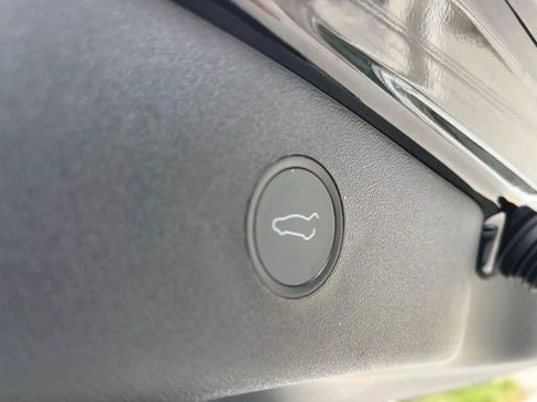 Used 2022 Tesla Model 3 Long Range AWD/4WD image 38