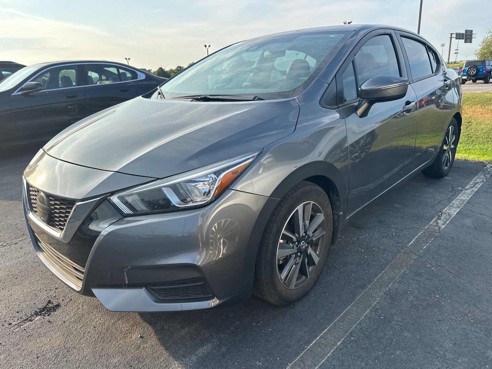 Used 2021 Nissan Versa SV FWD image 1