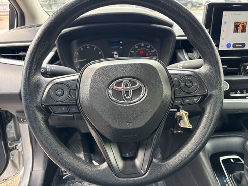 Used 2025 Toyota Corolla LE image 25