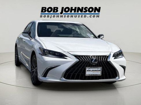 Certified 2024 Lexus ES 300h w/ Premium Package FWD image 1