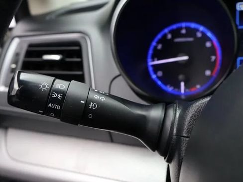 Used 2019 Subaru Legacy 2.5i Premium AWD/4WD image 25