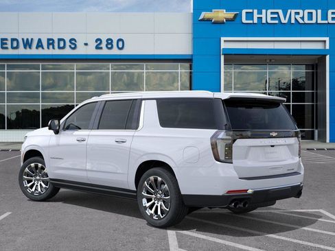 New 2026 Chevrolet Suburban Premier image 3