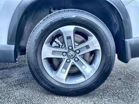 Used 2025 Honda Pilot EX-L image 11