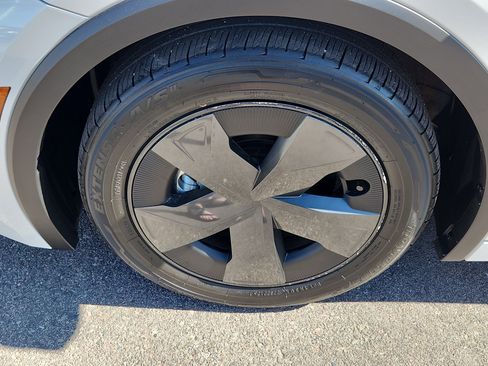 Used 2025 Toyota Prius HB image 15