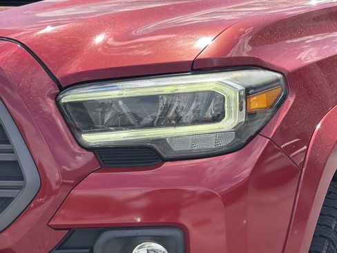 Used 2020 Toyota Tacoma TRD Sport w/ Technology Package RWD image 31