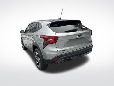 Certified 2024 Chevrolet Trax RS w/ Driver Confidence Package image 3