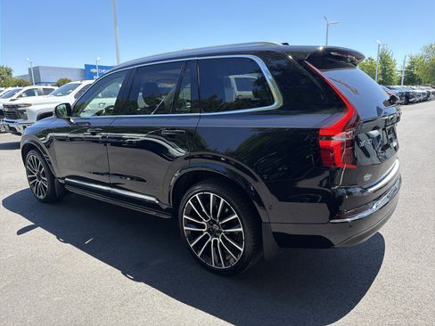 Used 2025 Volvo XC90 B6 Ultra w/ Lounge Package AWD/4WD image 8
