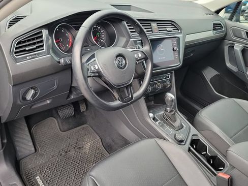 Used 2019 Volkswagen Tiguan SE w/ Panoramic Sunroof Package AWD/4WD image 18