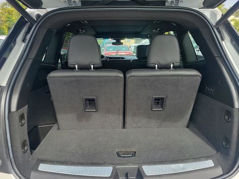 Used 2022 Cadillac XT6 Premium Luxury image 17