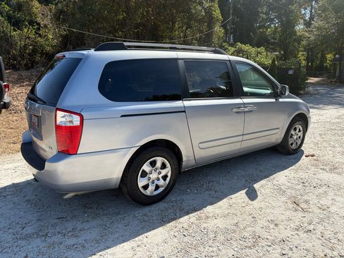 Used 2006 Kia Sedona LX image 3