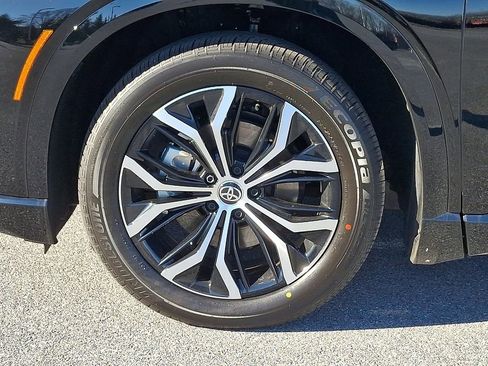 New 2026 Toyota Crown Signia XLE image 19