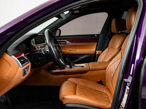 Certified 2022 BMW ALPINA B7 xDrive w/ Luxury Rear Seating Package image 25