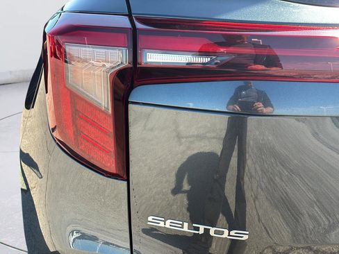 New 2026 Kia Seltos EX FWD image 39