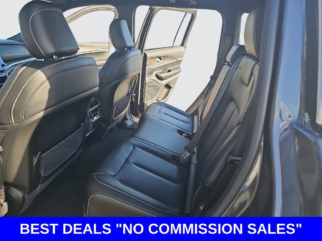 Used 2026 Jeep Grand Cherokee Limited AWD/4WD image 14
