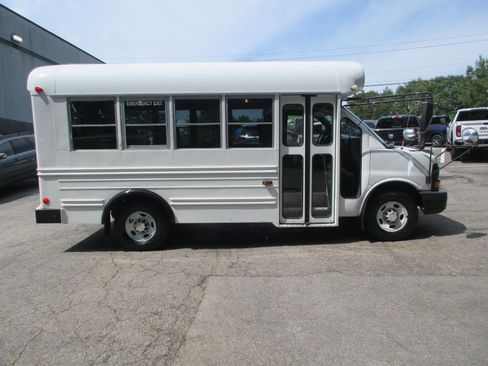 Used 2006 Chevrolet Express 3500 w/ School Bus Package RWD image 6