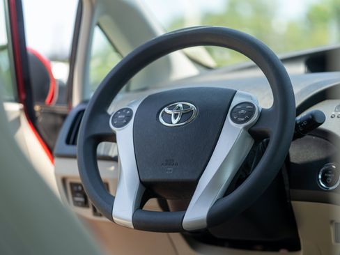 Used 2010 Toyota Prius Two FWD image 16