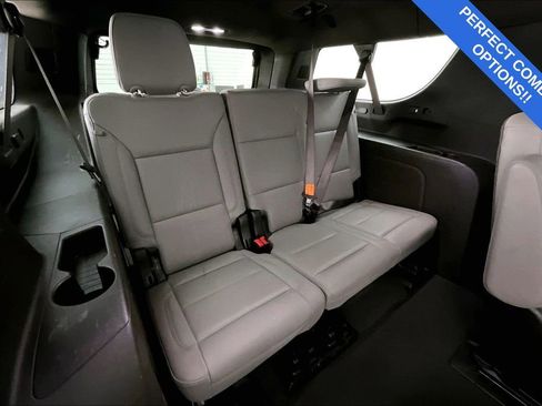 Used 2024 Chevrolet Suburban Z71 w/ Luxury Package image 38