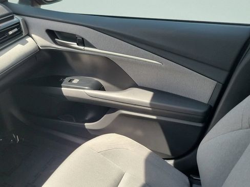 Used 2025 Toyota Camry LE FWD image 13