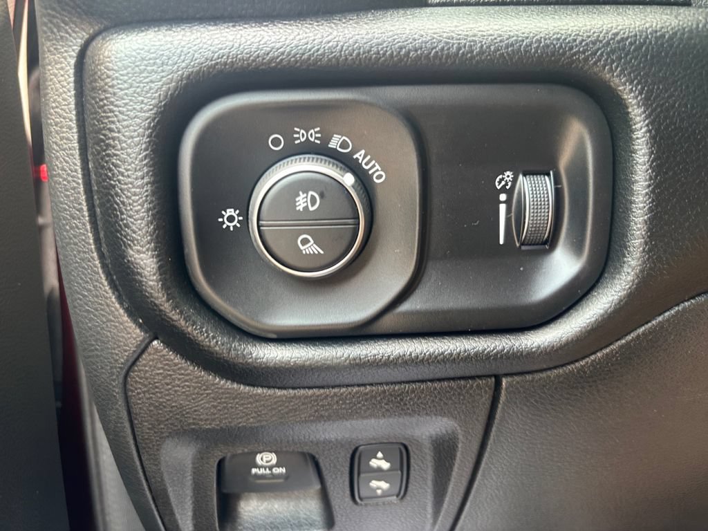 Used 2022 RAM 1500 Big Horn AWD/4WD image 30