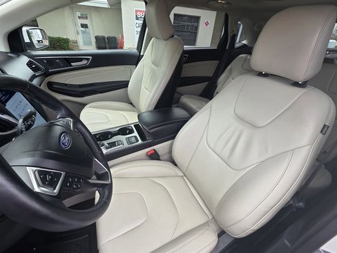 Used 2022 Ford Edge Titanium AWD/4WD image 17