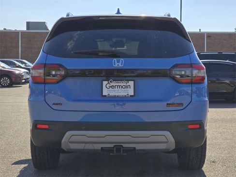 New 2025 Honda Pilot TrailSport image 19