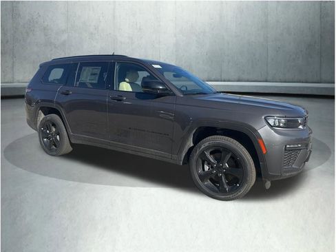 New 2026 Jeep Grand Cherokee L Limited w/ Limited Altitude Package AWD/4WD image 7