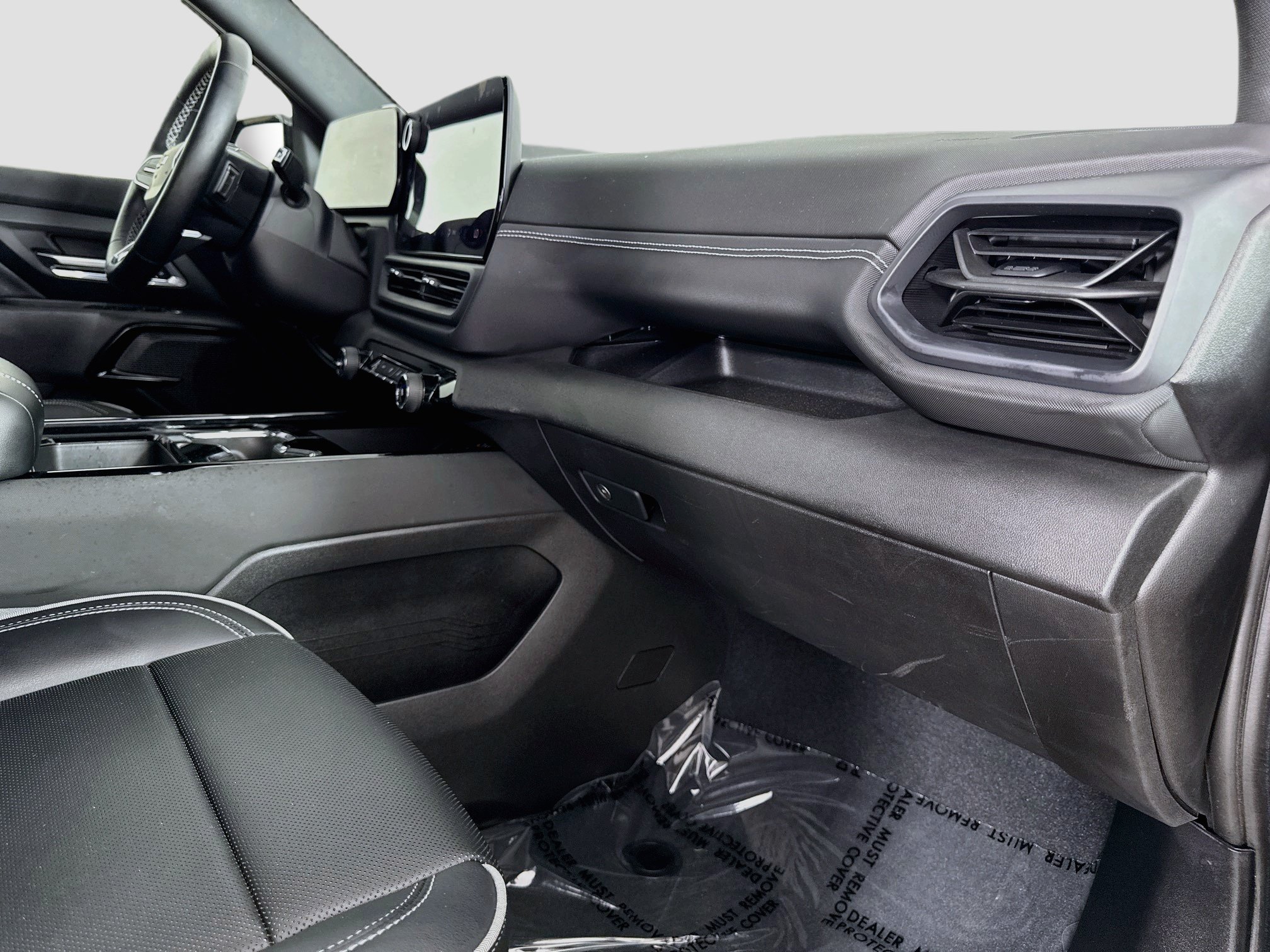 Used 2025 Chevrolet Silverado EV LT AWD/4WD image 31