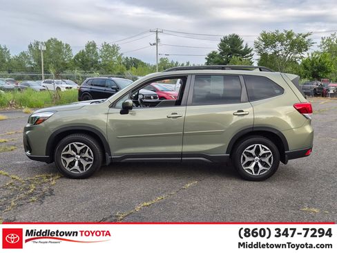 Used 2020 Subaru Forester Premium AWD/4WD image 6