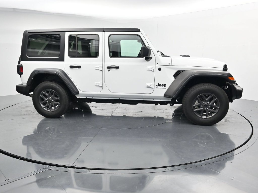 Used 2024 Jeep Wrangler Unlimited Sport AWD/4WD image 9