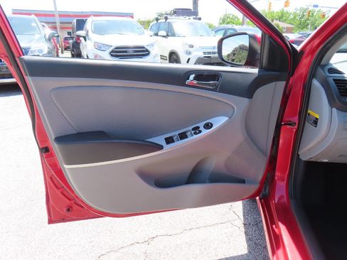 Used 2012 Hyundai Accent GLS w/ Premium Pkg 3 FWD image 8