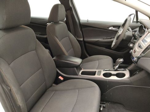 Used 2018 Chevrolet Cruze LS FWD image 21
