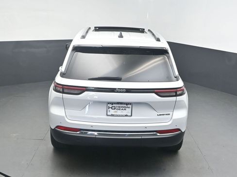 Used 2022 Jeep Grand Cherokee Limited image 37