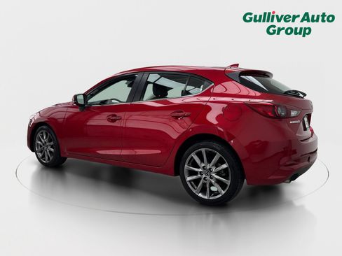 Used 2018 MAZDA MAZDA3 Touring FWD image 4