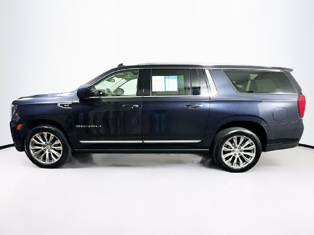 Used 2023 GMC Yukon XL Denali AWD/4WD image 5