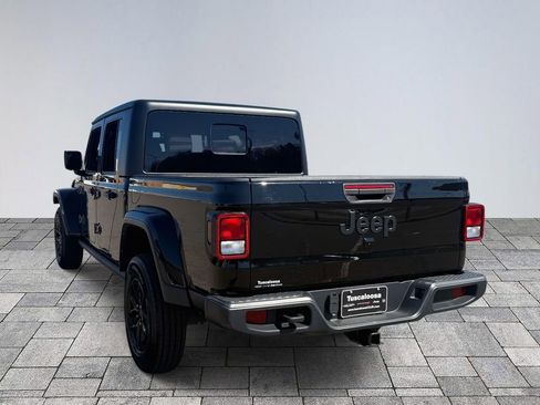 Used 2022 Jeep Gladiator Sport image 5