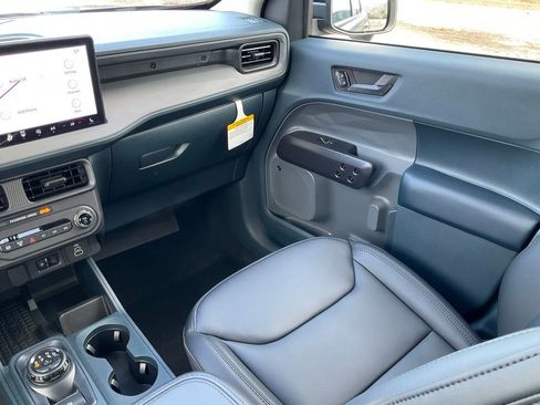 New 2025 Ford Maverick Lariat w/ Black Appearance Package image 37