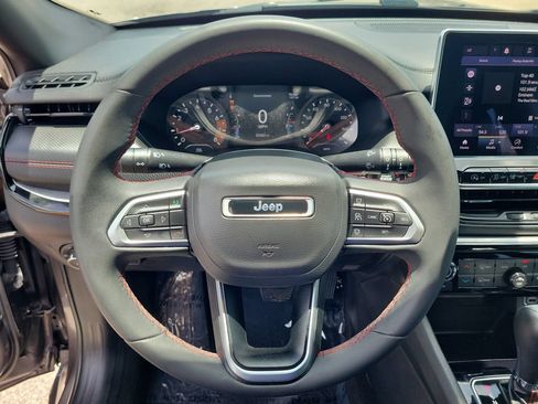 Used 2024 Jeep Compass Trailhawk AWD/4WD image 15