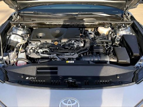 Used 2025 Toyota Camry SE image 13