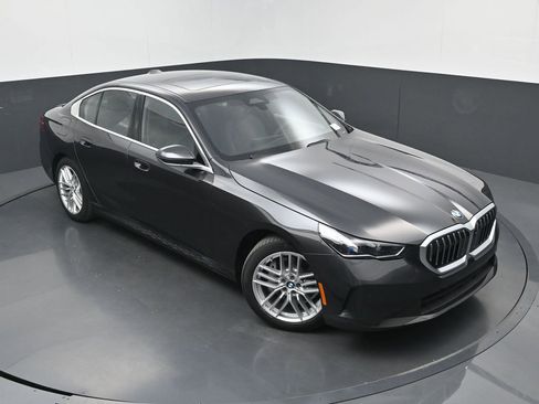 Used 2024 BMW 530i xDrive w/ Premium Package AWD/4WD image 33