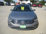 Used 2020 Volkswagen Jetta SE w/ SE Cold Weather Package image 3
