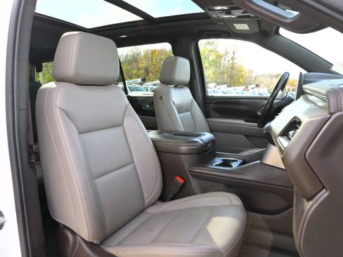 Used 2021 Chevrolet Tahoe LT w/ LT Signature Package image 9