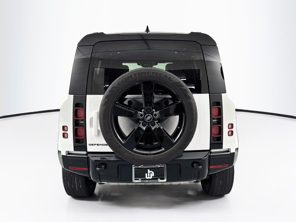 Certified 2024 Land Rover Defender 110 X-Dynamic SE AWD/4WD image 6