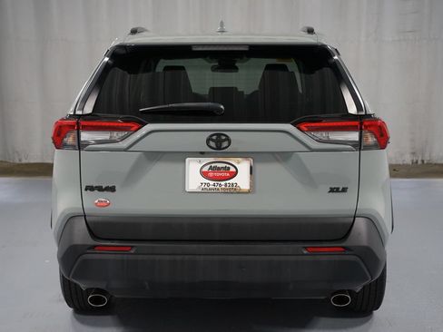 Used 2022 Toyota RAV4 XLE w/ Convenience Package FWD image 7